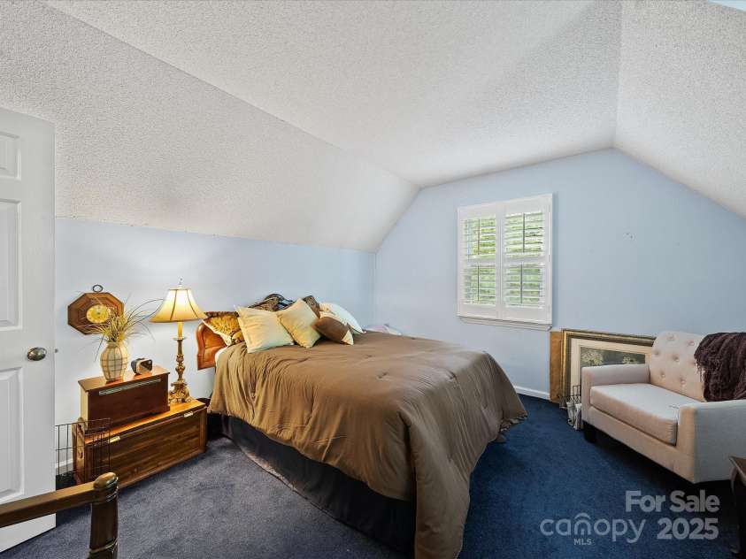 8017 Nathanael Greene Lane, Charlotte, NC 28227.  MLS# CAR4252919, YatesRealty ID 12583. 3Rd Bedroom