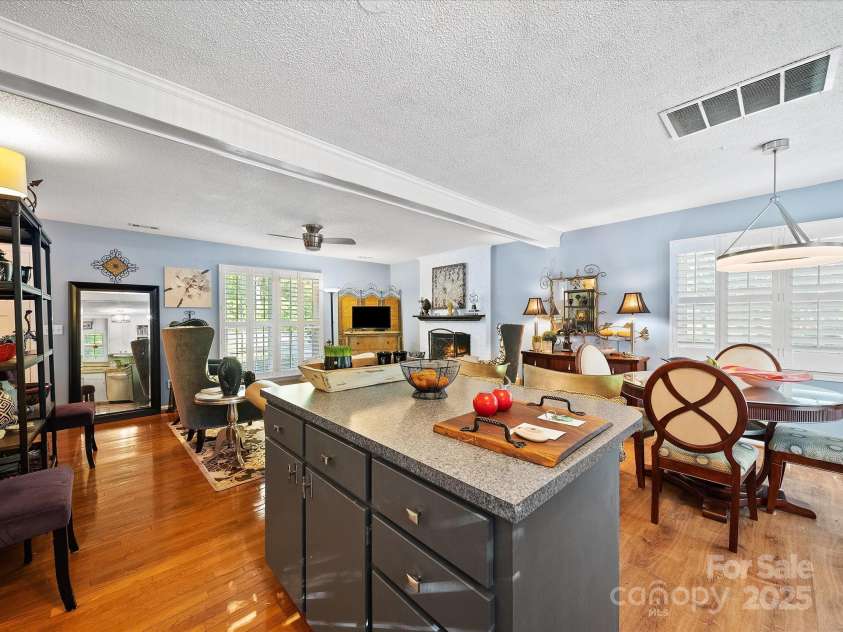 8017 Nathanael Greene Lane, Charlotte, NC 28227.  MLS# CAR4252919, YatesRealty ID 12583. 