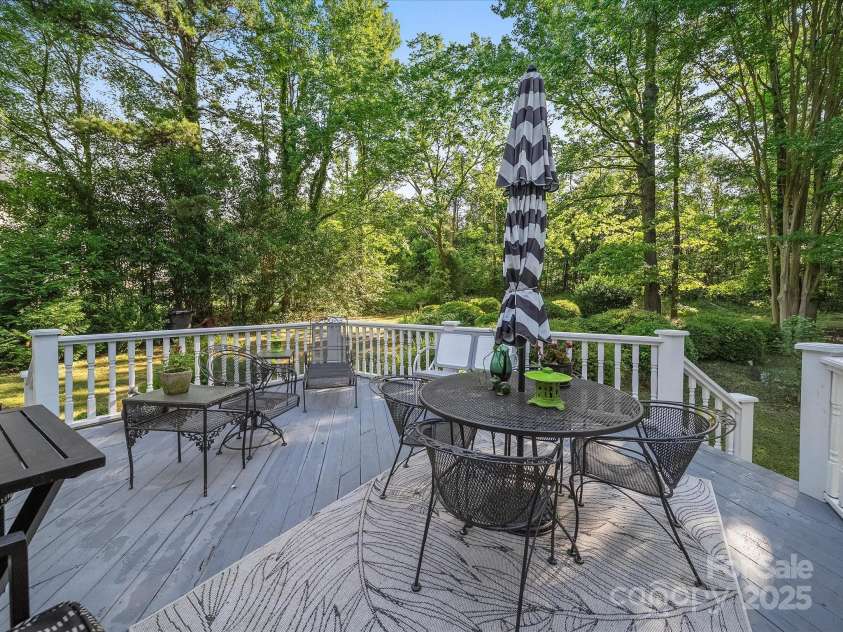 8017 Nathanael Greene Lane, Charlotte, NC 28227.  MLS# CAR4252919, YatesRealty ID 12583. 