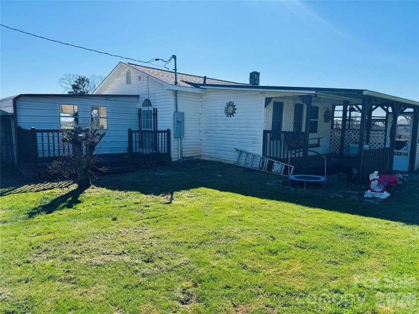 824 Baxter Road, Cherryville, NC 28021.  MLS# CAR4355780, YatesRealty ID 12584. 