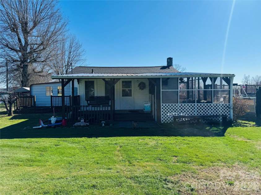 824 Baxter Road, Cherryville, NC 28021.  MLS# CAR4355780, YatesRealty ID 12584. 