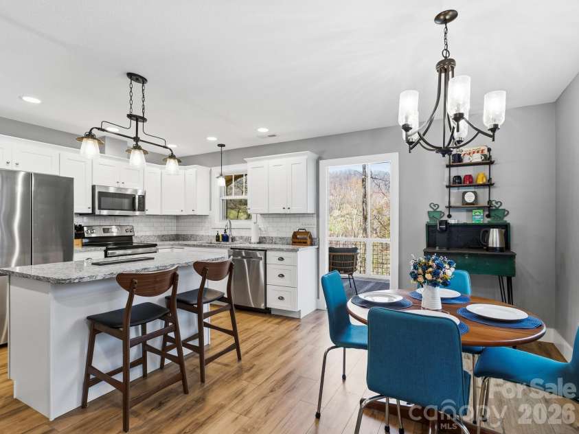 98 Harmony Hill Lane, Mars Hill, NC 28754.  MLS# CAR4358502, YatesRealty ID 12585. 