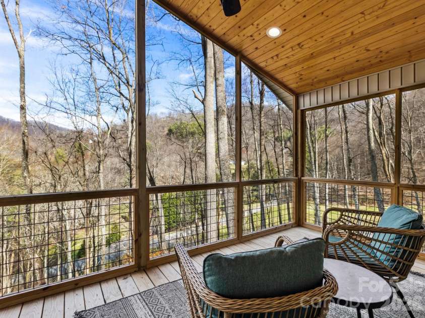 98 Harmony Hill Lane, Mars Hill, NC 28754.  MLS# CAR4358502, YatesRealty ID 12585. 
