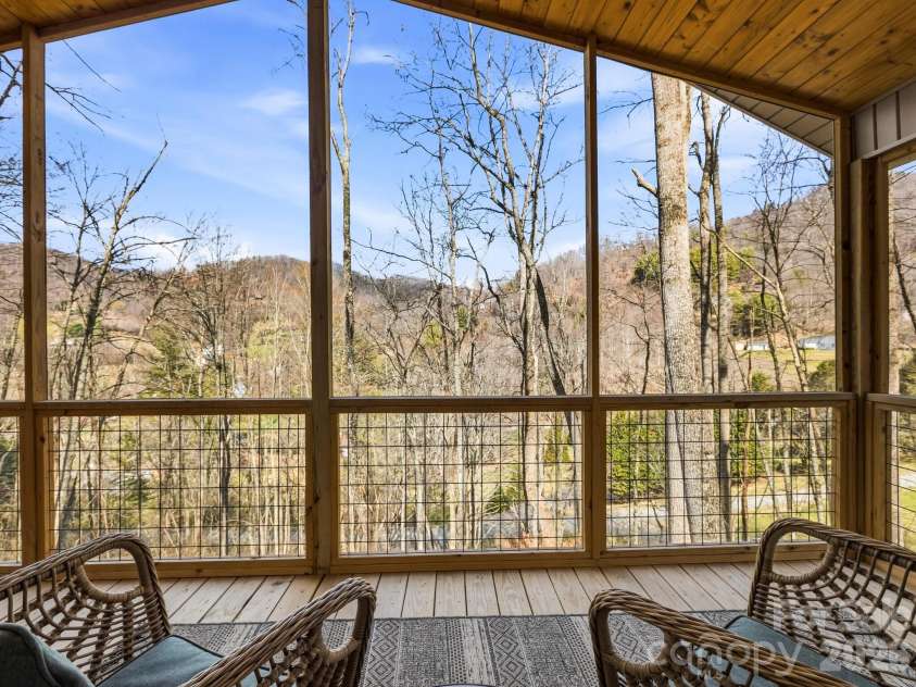 98 Harmony Hill Lane, Mars Hill, NC 28754.  MLS# CAR4358502, YatesRealty ID 12585. 