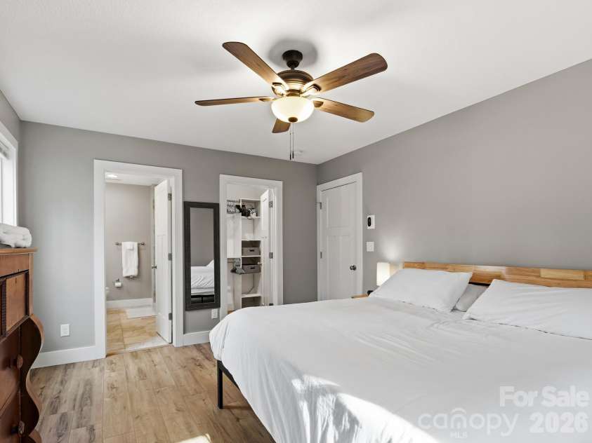 98 Harmony Hill Lane, Mars Hill, NC 28754.  MLS# CAR4358502, YatesRealty ID 12585. 