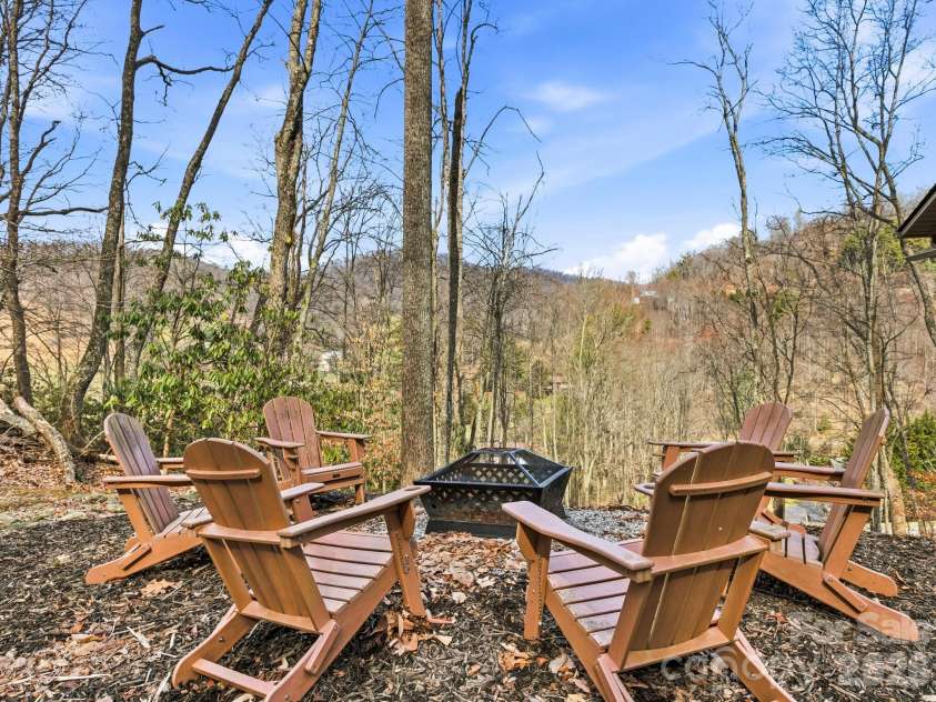 98 Harmony Hill Lane, Mars Hill, NC 28754.  MLS# CAR4358502, YatesRealty ID 12585. 