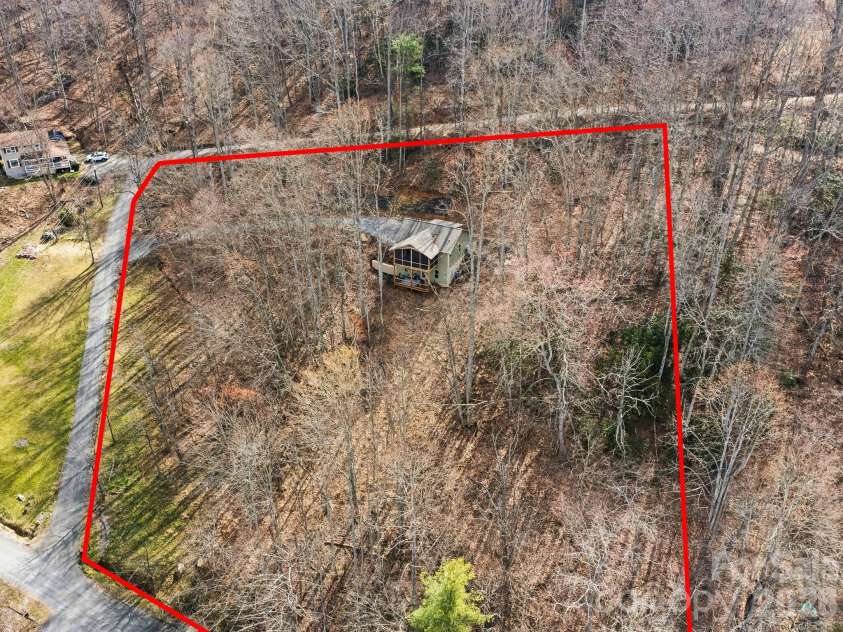 98 Harmony Hill Lane, Mars Hill, NC 28754.  MLS# CAR4358502, YatesRealty ID 12585. 