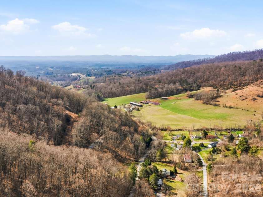 98 Harmony Hill Lane, Mars Hill, NC 28754.  MLS# CAR4358502, YatesRealty ID 12585. 