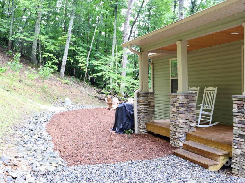98 Harmony Hill Lane, Mars Hill, NC 28754.  MLS# CAR4358502, YatesRealty ID 12585. 