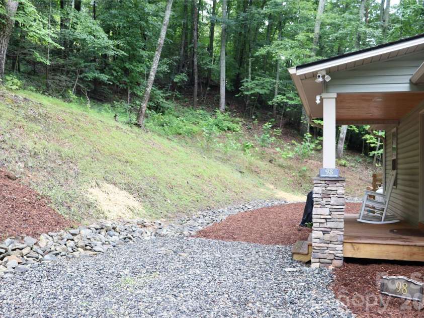 98 Harmony Hill Lane, Mars Hill, NC 28754.  MLS# CAR4358502, YatesRealty ID 12585. 