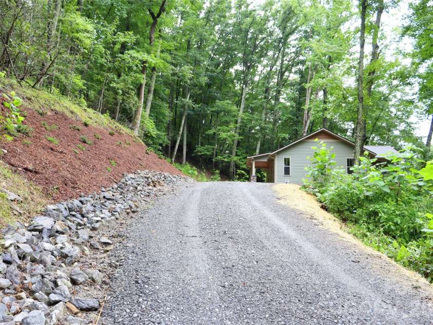 98 Harmony Hill Lane, Mars Hill, NC 28754.  MLS# CAR4358502, YatesRealty ID 12585. 