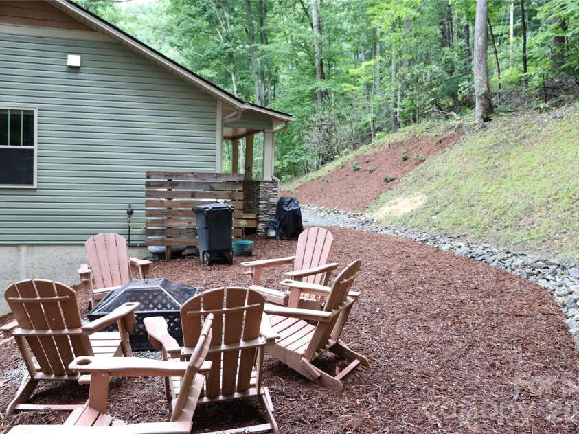 98 Harmony Hill Lane, Mars Hill, NC 28754.  MLS# CAR4358502, YatesRealty ID 12585. 