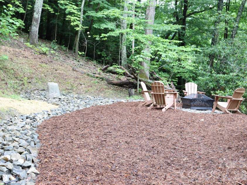 98 Harmony Hill Lane, Mars Hill, NC 28754.  MLS# CAR4358502, YatesRealty ID 12585. 