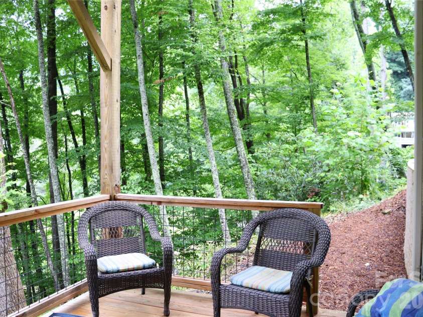 98 Harmony Hill Lane, Mars Hill, NC 28754.  MLS# CAR4358502, YatesRealty ID 12585. 