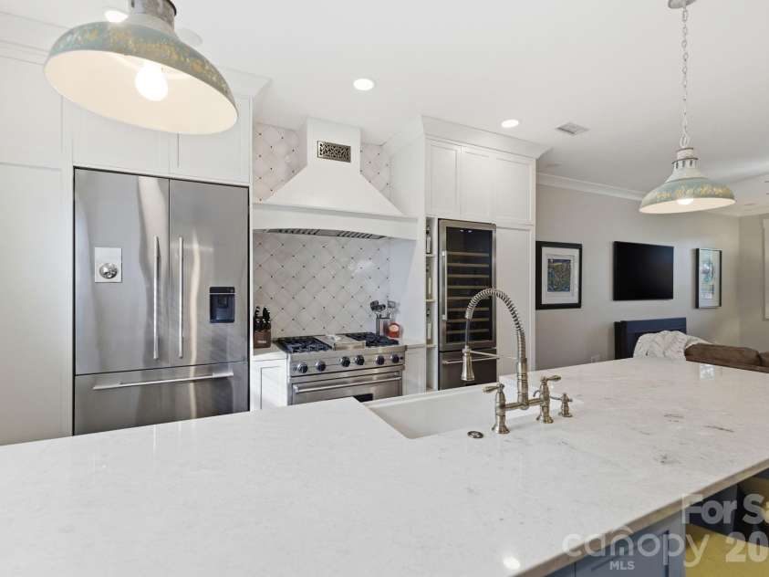 223 Torrence Street, Charlotte, NC 28204.  MLS# CAR4365139, YatesRealty ID 12588. 