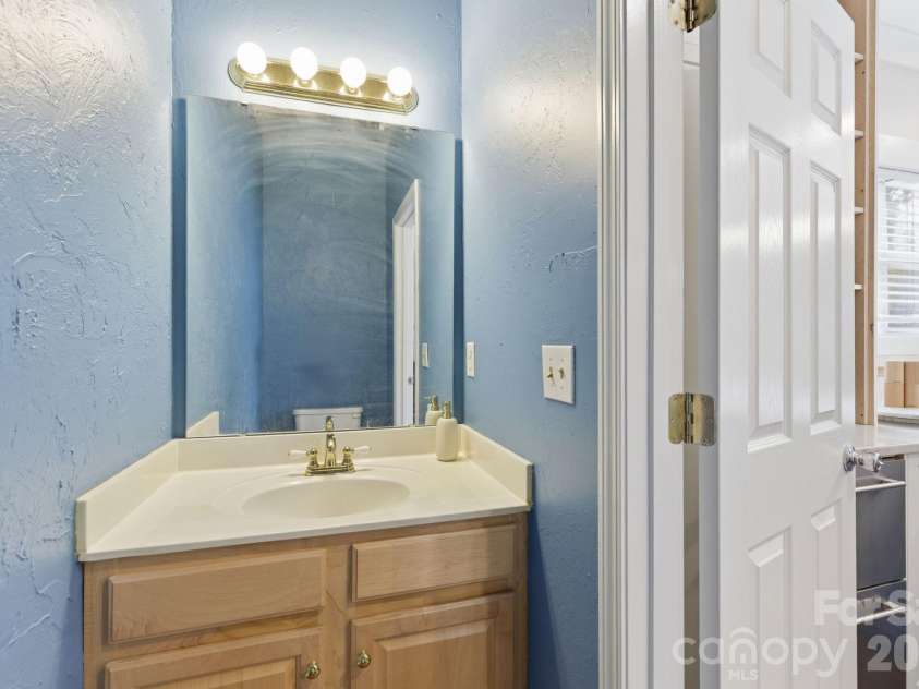 223 Torrence Street, Charlotte, NC 28204.  MLS# CAR4365139, YatesRealty ID 12588. 
