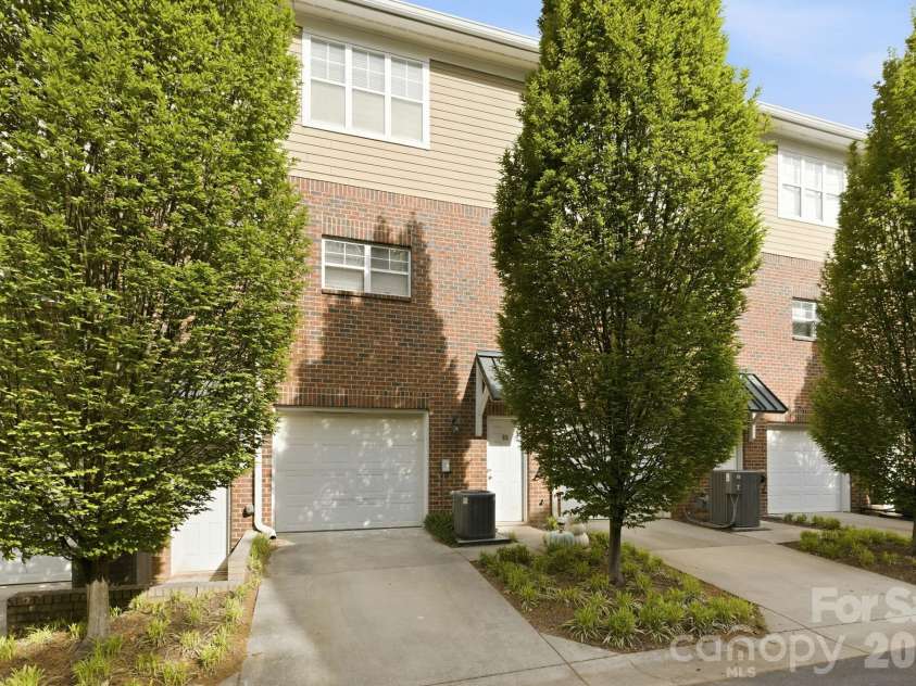223 Torrence Street, Charlotte, NC 28204.  MLS# CAR4365139, YatesRealty ID 12588. 