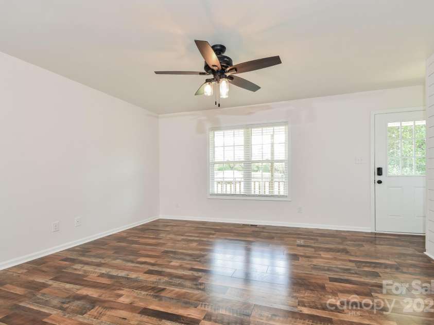 4123 Beaumont Drive, Sophia, NC 27350.  MLS# CAR4246398, YatesRealty ID 12589. 
