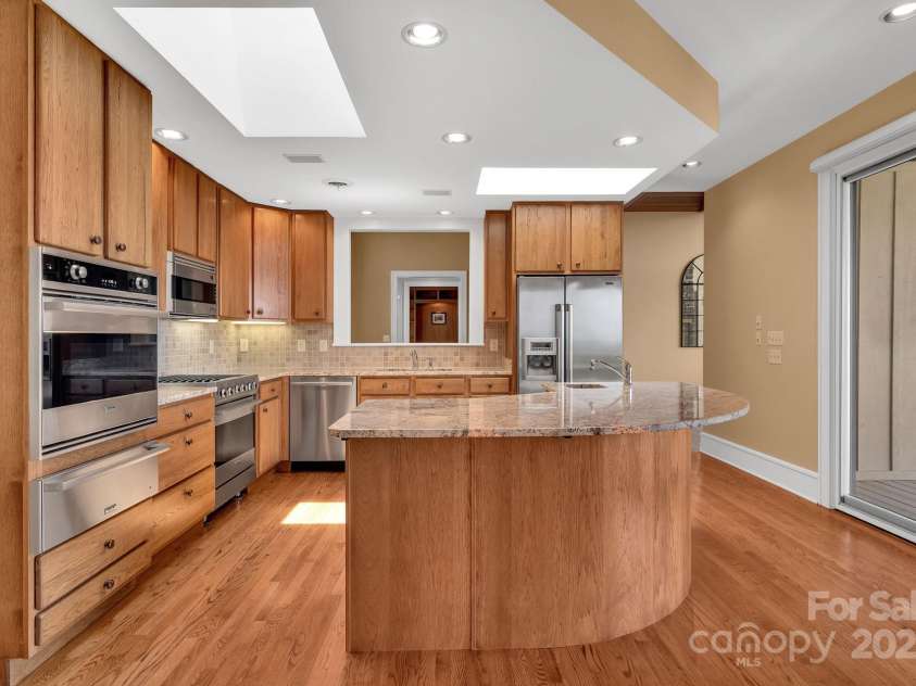 721 Lakeside Drive, Lake Toxaway, NC 28747.  MLS# CAR4240541, YatesRealty ID 1259. Kitchen 