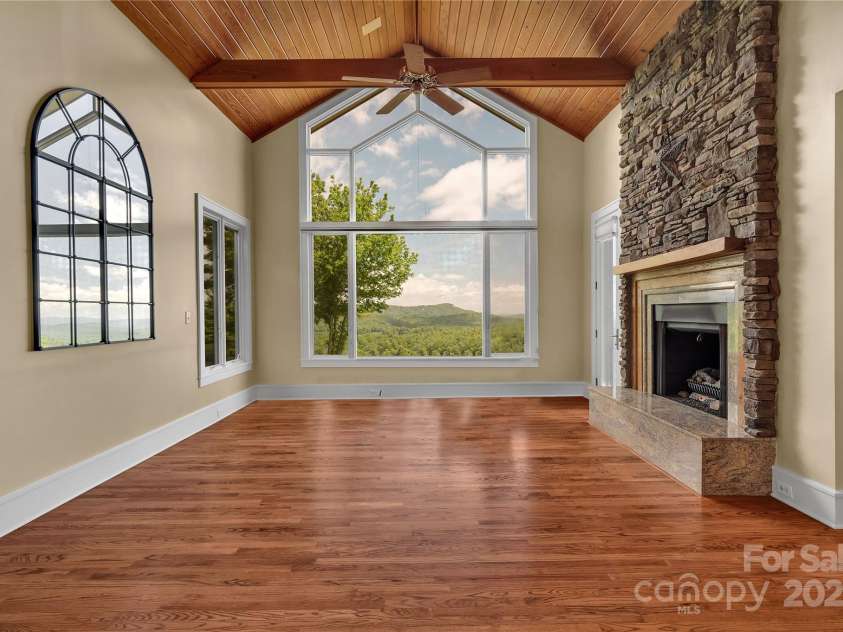 721 Lakeside Drive, Lake Toxaway, NC 28747.  MLS# CAR4240541, YatesRealty ID 1259. Living Room