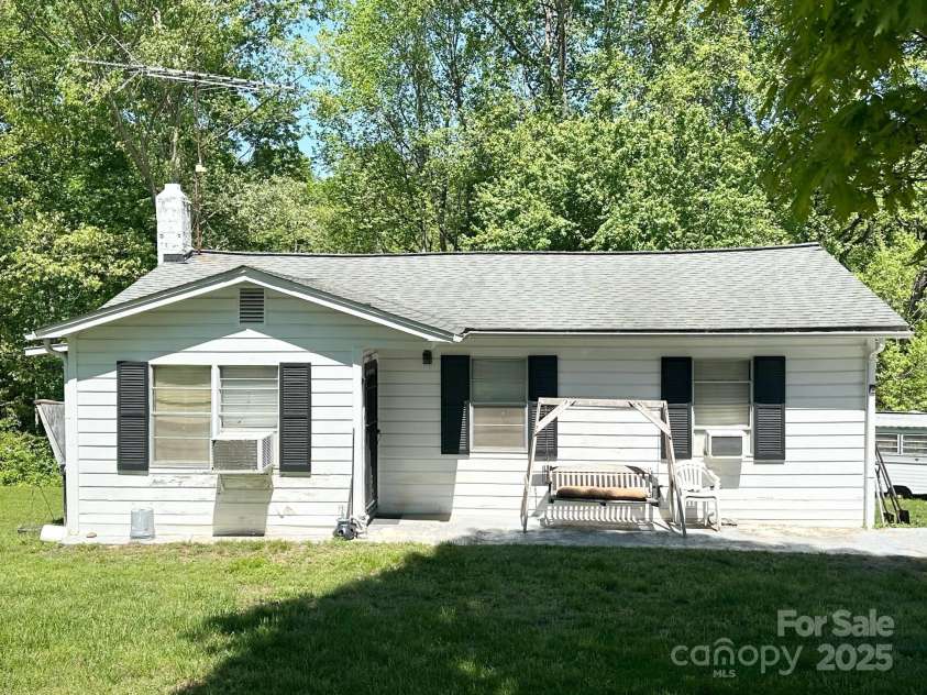2886 Everhart Lane, Hudson, NC 28638.  MLS# CAR4254089, YatesRealty ID 12590. 