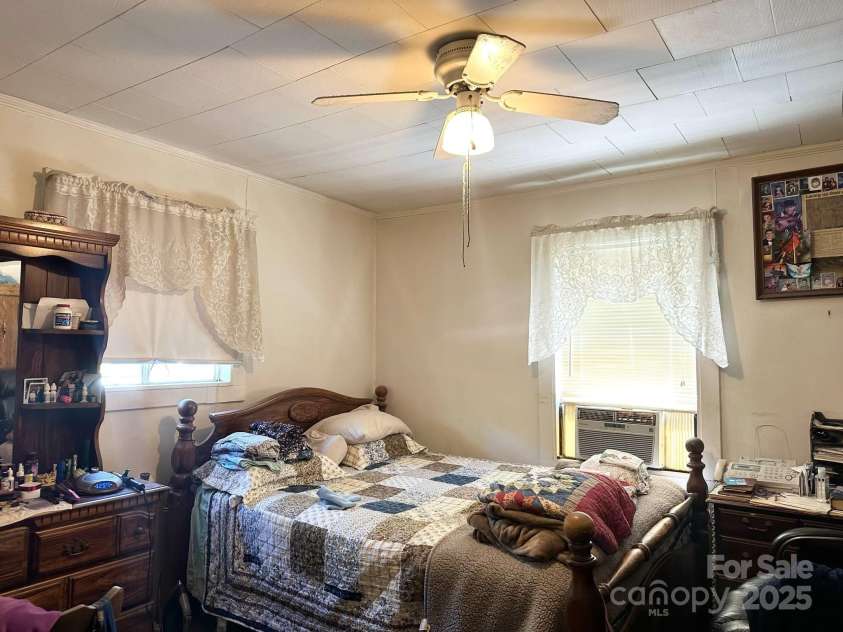 2886 Everhart Lane, Hudson, NC 28638.  MLS# CAR4254089, YatesRealty ID 12590. 
