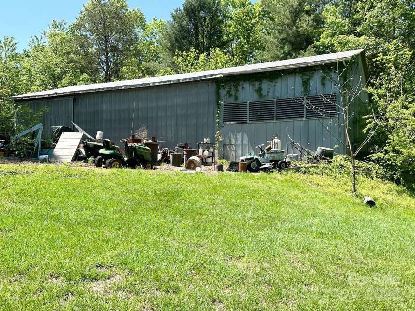 2886 Everhart Lane, Hudson, NC 28638.  MLS# CAR4254089, YatesRealty ID 12590. 