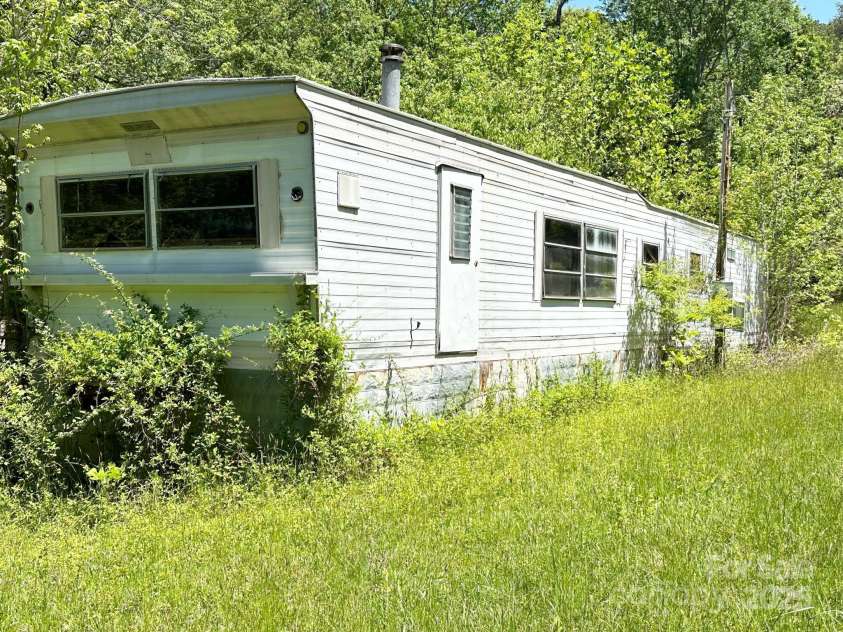 2886 Everhart Lane, Hudson, NC 28638.  MLS# CAR4254089, YatesRealty ID 12590. 