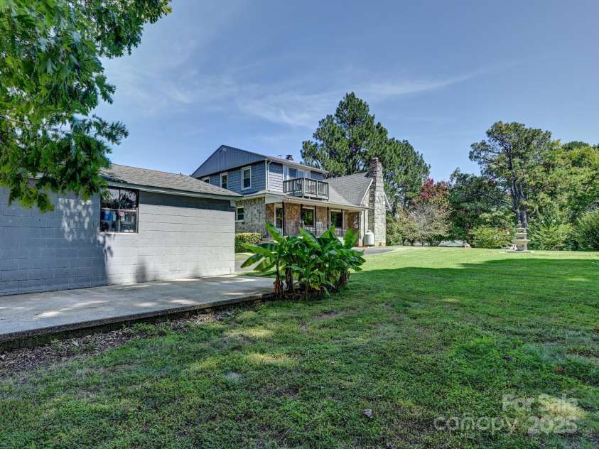 1771 Drexel Road, Valdese, NC 28690.  MLS# CAR4171321, YatesRealty ID 12591. Garage