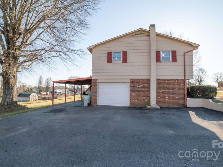 2212 Olde Well Road, Hudson, NC 28638.  MLS# CAR4204975, YatesRealty ID 12592. 