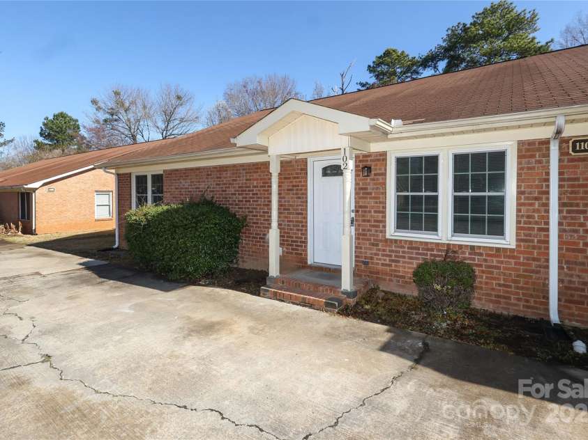 1106 Chandler Drive, Rock Hill, SC 29732.  MLS# CAR4200718, YatesRealty ID 12593. 