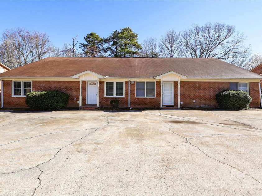 1106 Chandler Drive, Rock Hill, SC 29732.  MLS# CAR4200718, YatesRealty ID 12593. 