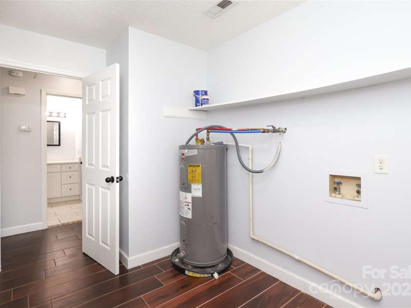 1106 Chandler Drive, Rock Hill, SC 29732.  MLS# CAR4200718, YatesRealty ID 12593. 