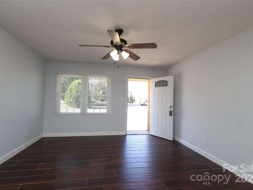 1106 Chandler Drive, Rock Hill, SC 29732.  MLS# CAR4200718, YatesRealty ID 12593. 