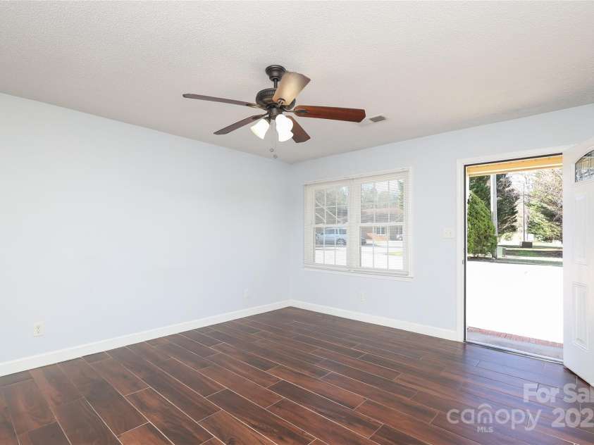 1106 Chandler Drive, Rock Hill, SC 29732.  MLS# CAR4200718, YatesRealty ID 12593. 