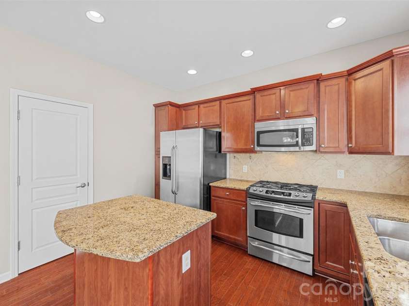 925 Lyndley Drive, Fort Mill, SC 29708.  MLS# CAR4320612, YatesRealty ID 12593. 