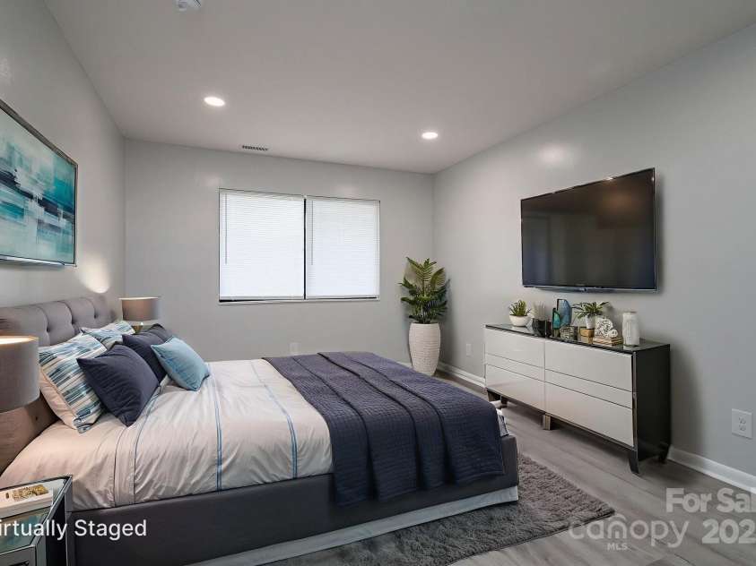 1050 21st Avenue, Hickory, NC 28601.  MLS# CAR4302064, YatesRealty ID 12594. 2nd bedroom