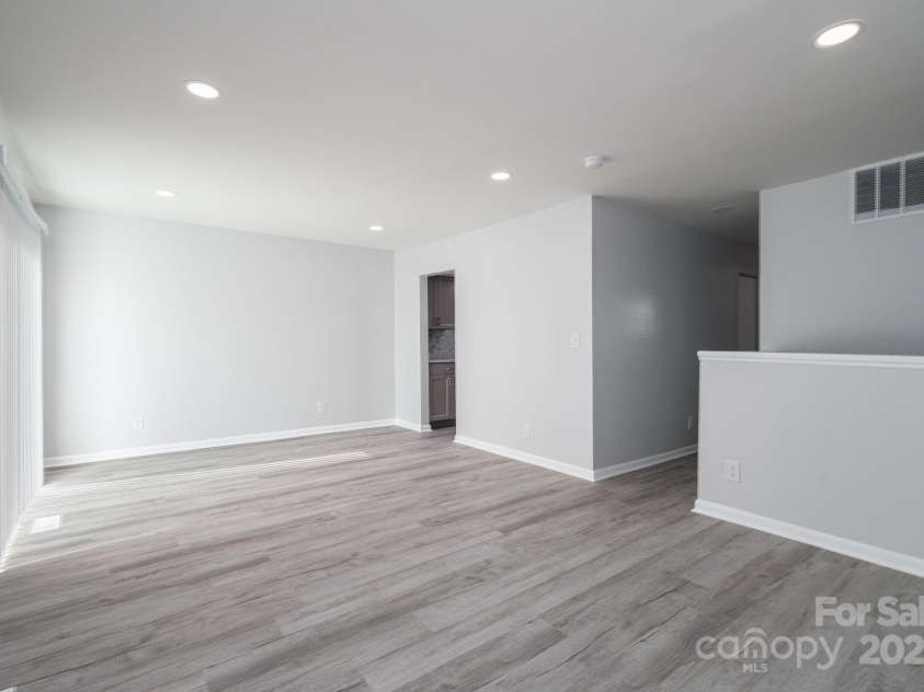 1050 21st Avenue, Hickory, NC 28601.  MLS# CAR4302064, YatesRealty ID 12594. 