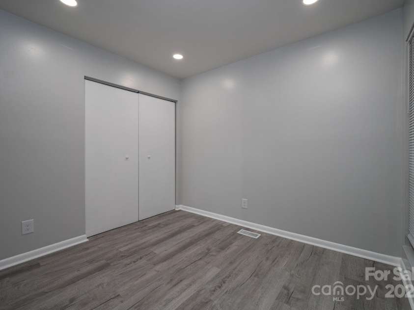 1050 21st Avenue, Hickory, NC 28601.  MLS# CAR4302064, YatesRealty ID 12594. 