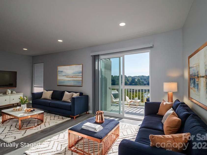 1050 21st Avenue, Hickory, NC 28601.  MLS# CAR4302064, YatesRealty ID 12594. 