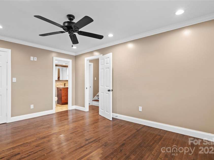 1050 21st Avenue, Hickory, NC 28601.  MLS# CAR4312080, YatesRealty ID 12594. 2nd bedroom