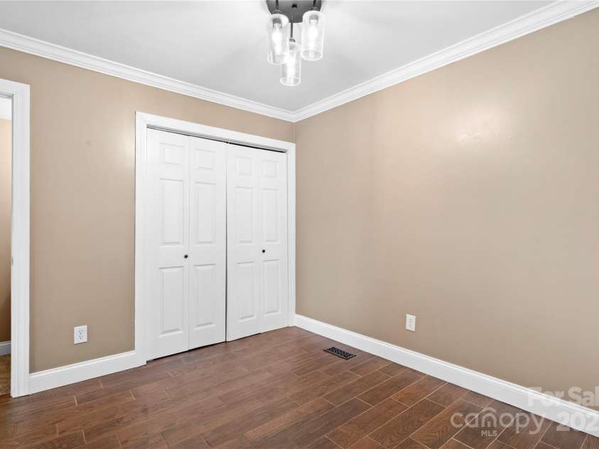 1050 21st Avenue, Hickory, NC 28601.  MLS# CAR4312080, YatesRealty ID 12594. Dining area/laundry closet