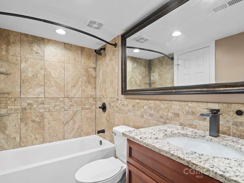 1050 21st Avenue, Hickory, NC 28601.  MLS# CAR4312080, YatesRealty ID 12594. Full bath