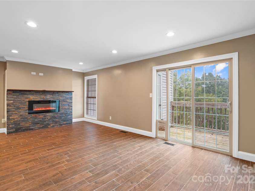 1050 21st Avenue, Hickory, NC 28601.  MLS# CAR4312080, YatesRealty ID 12594. Living area view #2