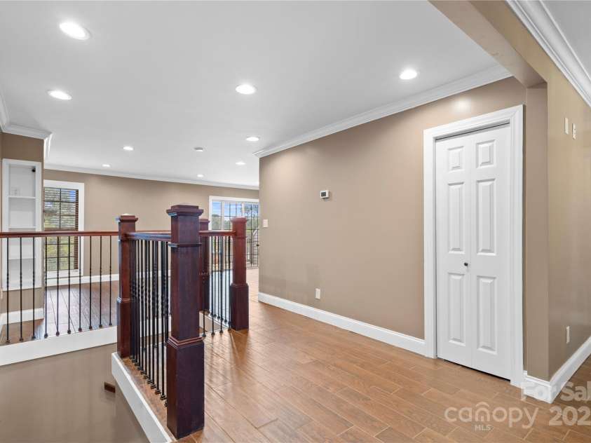 1050 21st Avenue, Hickory, NC 28601.  MLS# CAR4312080, YatesRealty ID 12594. Main level entry area