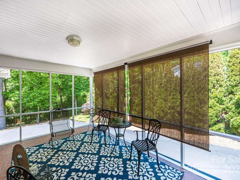 1602 Brentwood Drive, Newton, NC 28658.  MLS# CAR4256060, YatesRealty ID 12595. 