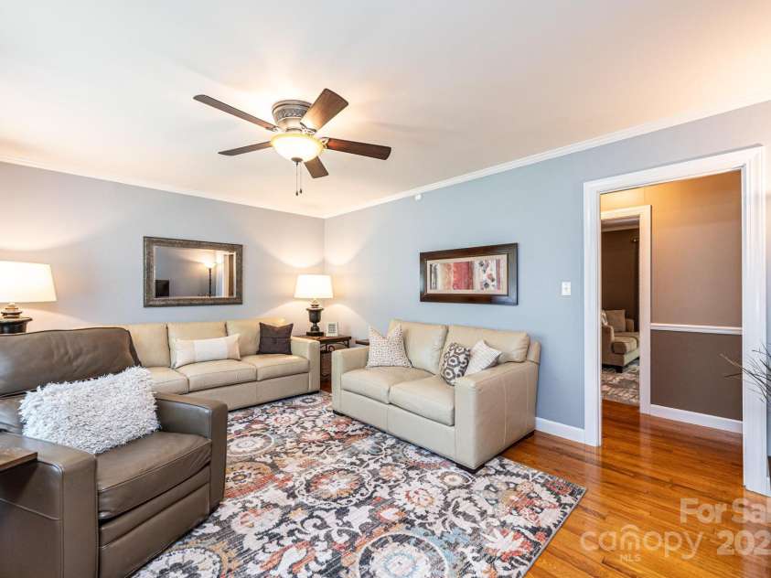 1602 Brentwood Drive, Newton, NC 28658.  MLS# CAR4256060, YatesRealty ID 12595. 