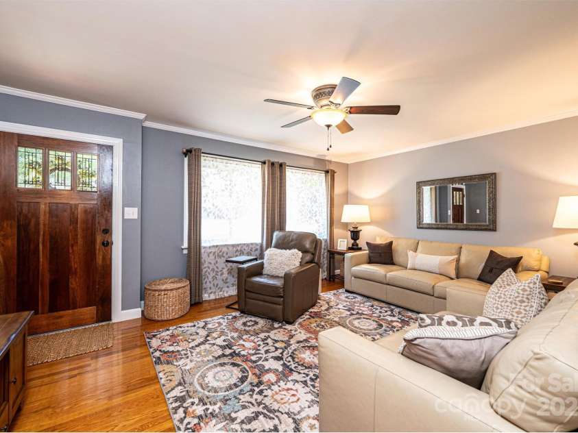 1602 Brentwood Drive, Newton, NC 28658.  MLS# CAR4256060, YatesRealty ID 12595. 