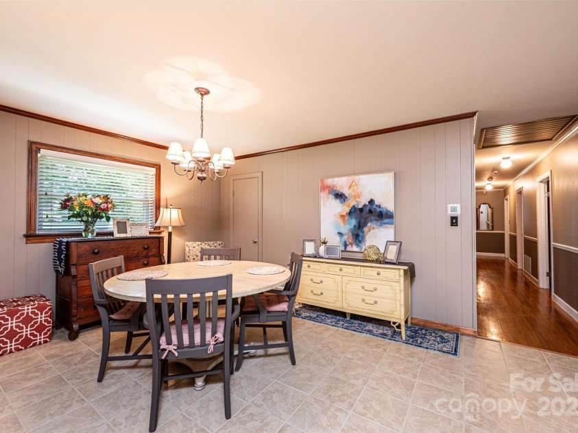 1602 Brentwood Drive, Newton, NC 28658.  MLS# CAR4256060, YatesRealty ID 12595. 