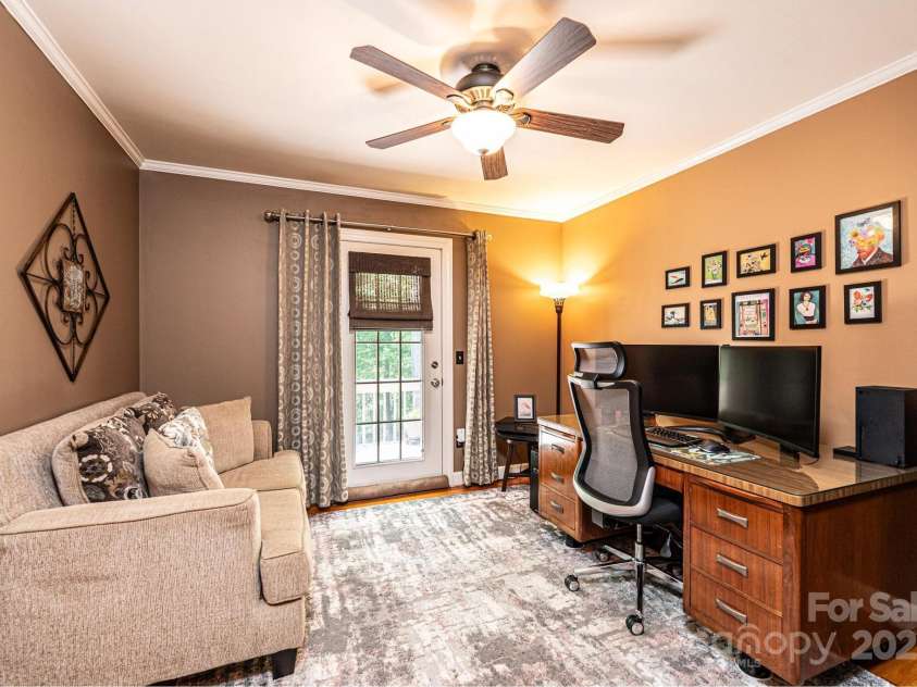 1602 Brentwood Drive, Newton, NC 28658.  MLS# CAR4256060, YatesRealty ID 12595. 